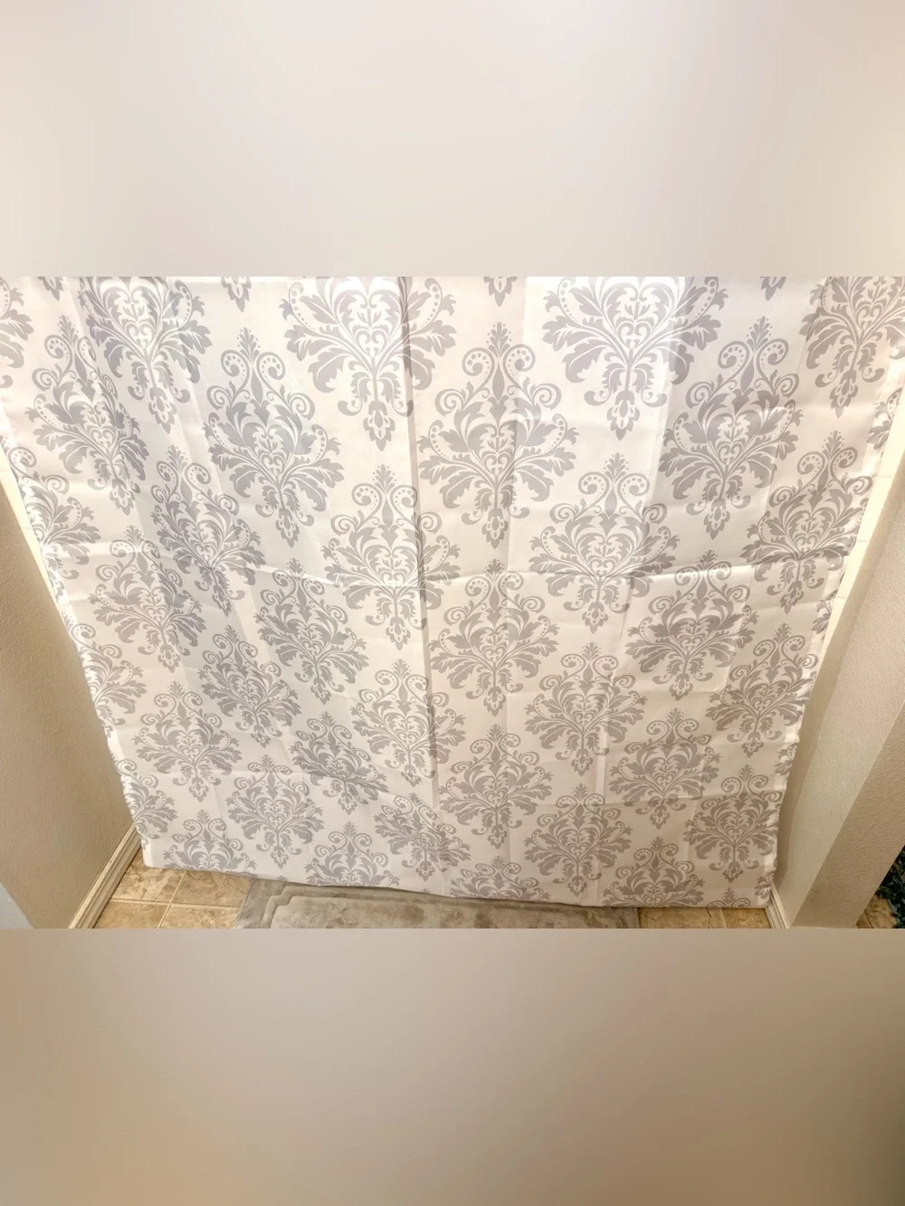 Elegant Damask Shower Curtain - Gray on White